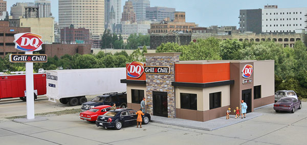 Walthers Dairy Queen Grill & Chill Plastic Kit 933-3485