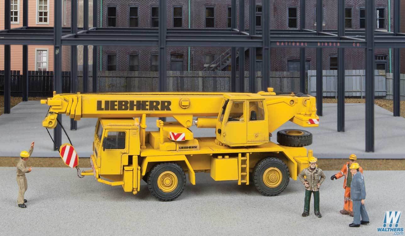 Walthers SceneMaster Two-Axle Truck Crane 949-11015